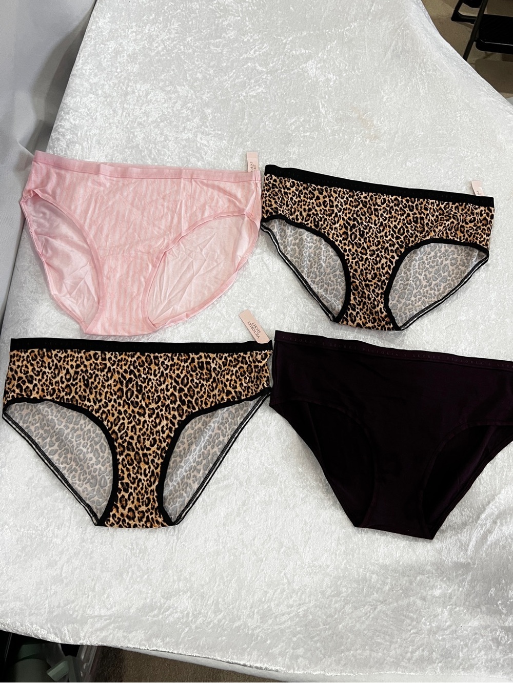 Victoria's Secret Lot Of Four Underwear Panties Brief Size X-Large Cotton Blend